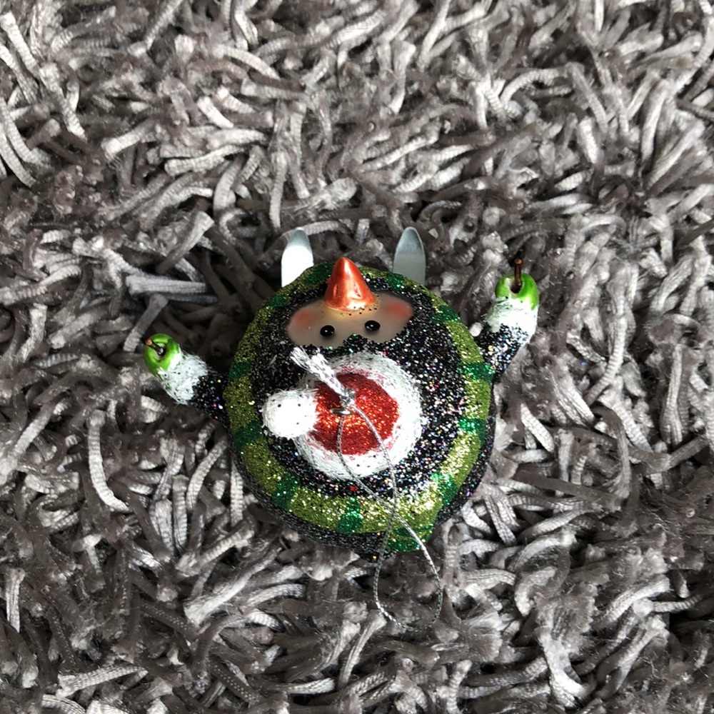 Skiing Penguin ornament - Picture 3 of 4